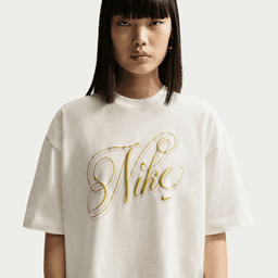Nike — Nike Sportswear Women's Oversized Short-Sleeve T-Shirt