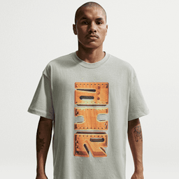 Nike — Nike Sportswear T-Shirt